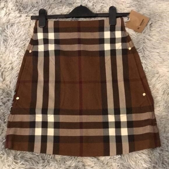 ✨ New Authentic Burberry Wool Check Skirt – Dark Birch Brown | Women’s Size 0 ✨ - Picture 3 of 10